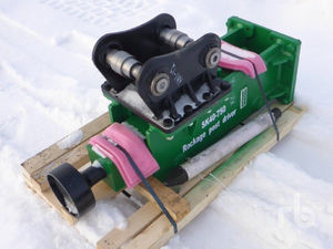 Hydraulischer Pfostentreiber f&uuml;r Bagger